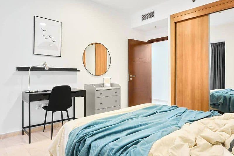 Private room in Dubai Marina