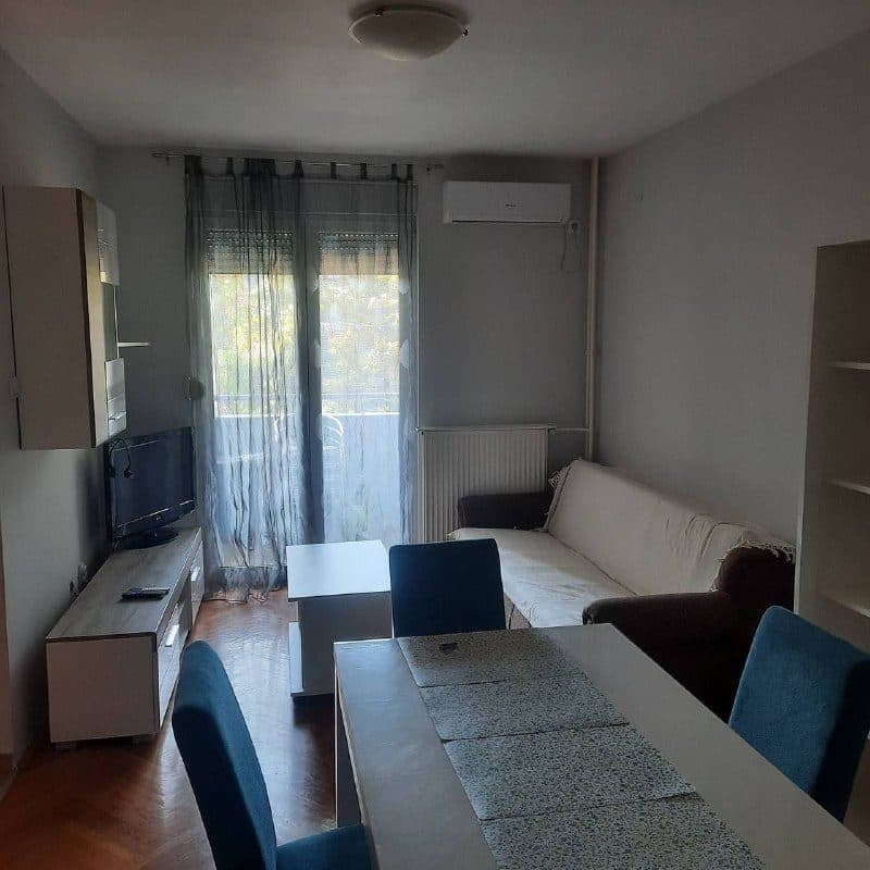 4-bedroom apartment near central Novi Sad