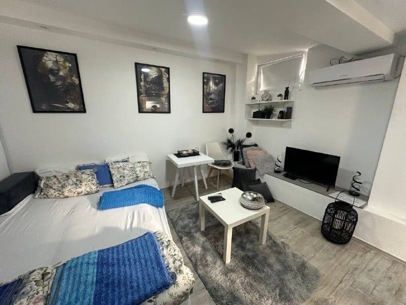 Studio in Slavujev Venac