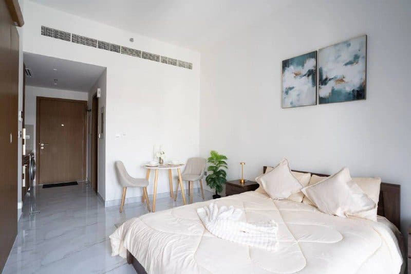 Studio in Studio City